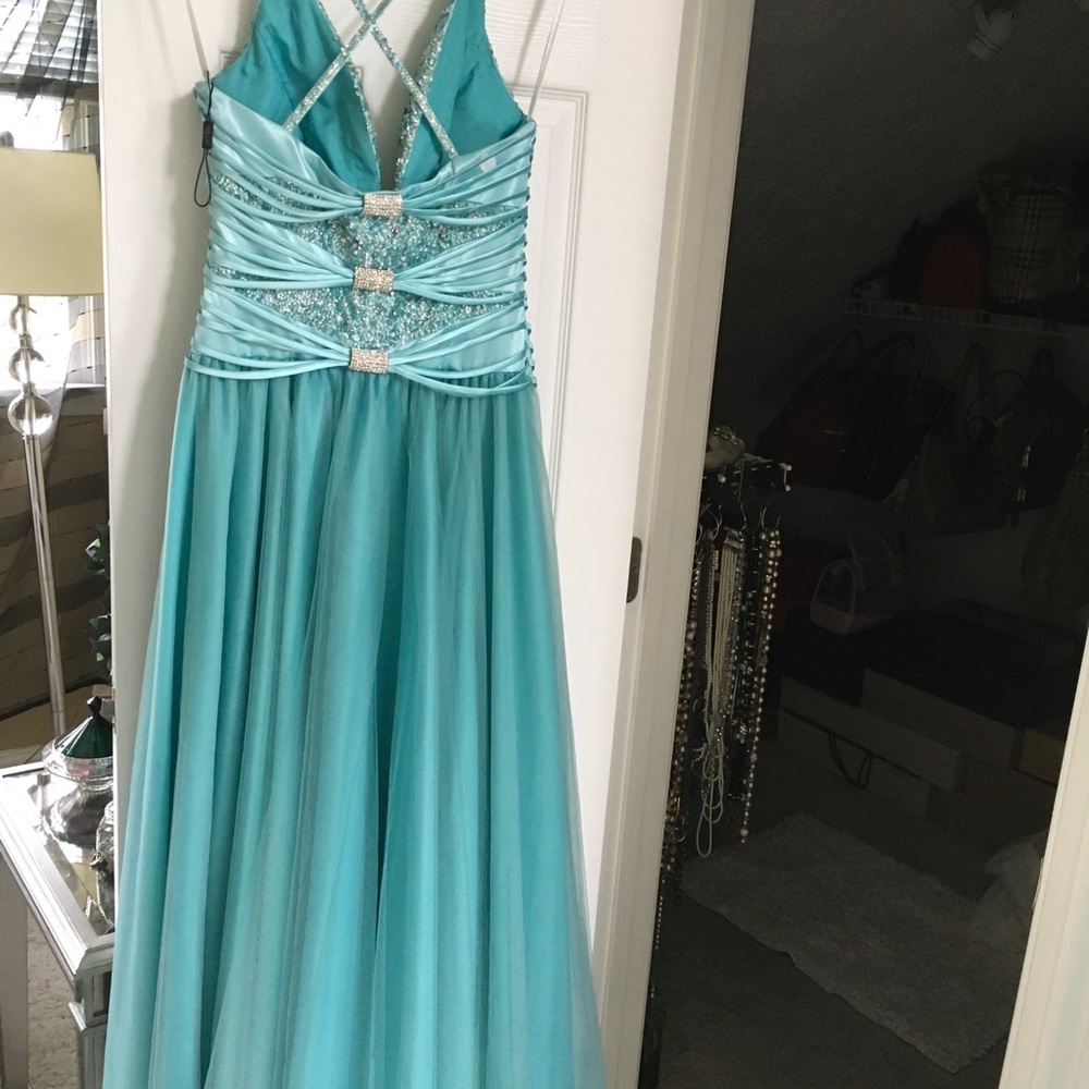 Authentic Tehrani   Gown - Picture 7 of 8